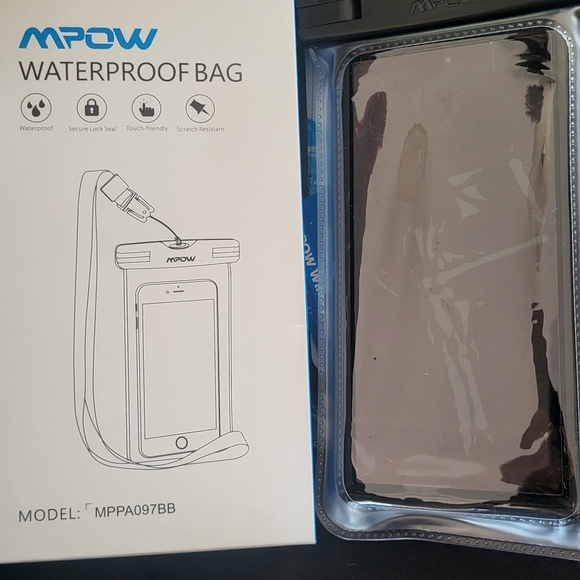 Mpow Waterproof Phone Bag - Picture 3 of 4